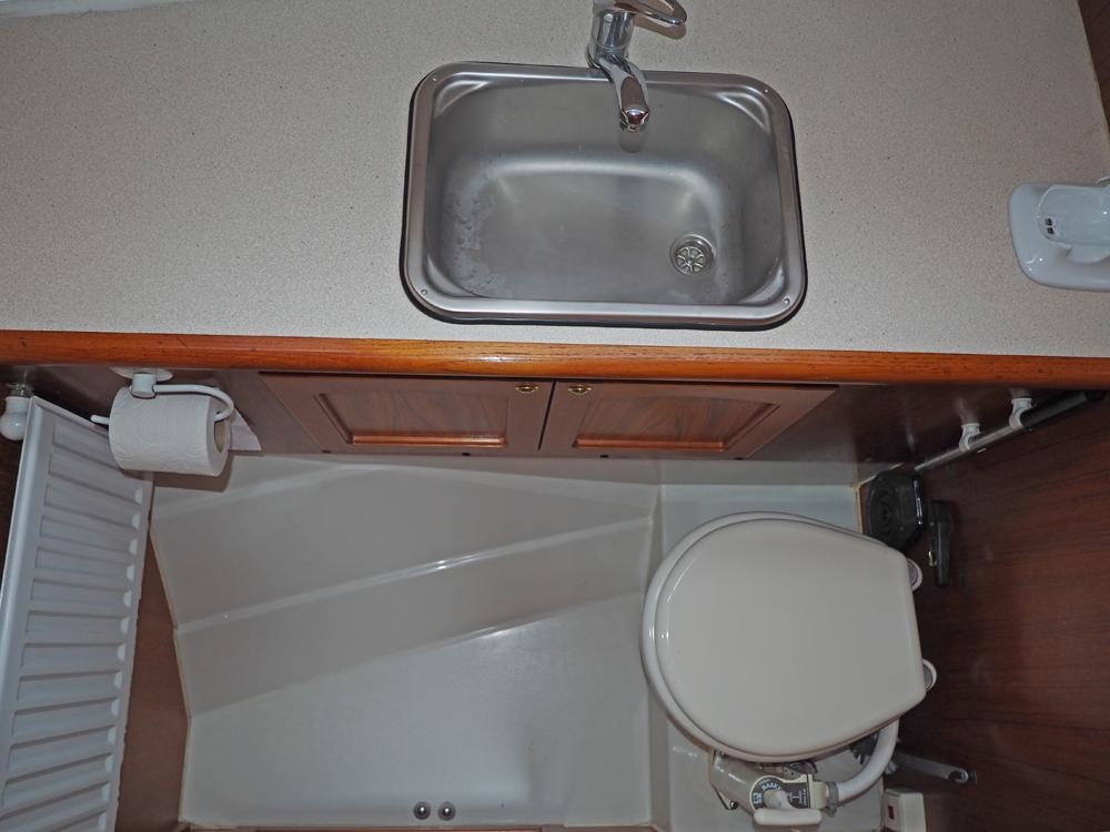 Cabin en avant, H&eacute;bergements